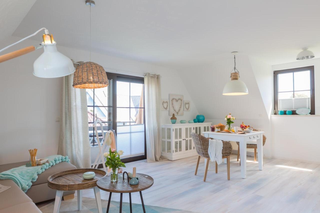 Ferienwohnungen Haus Am Strand Zingst Exterior photo