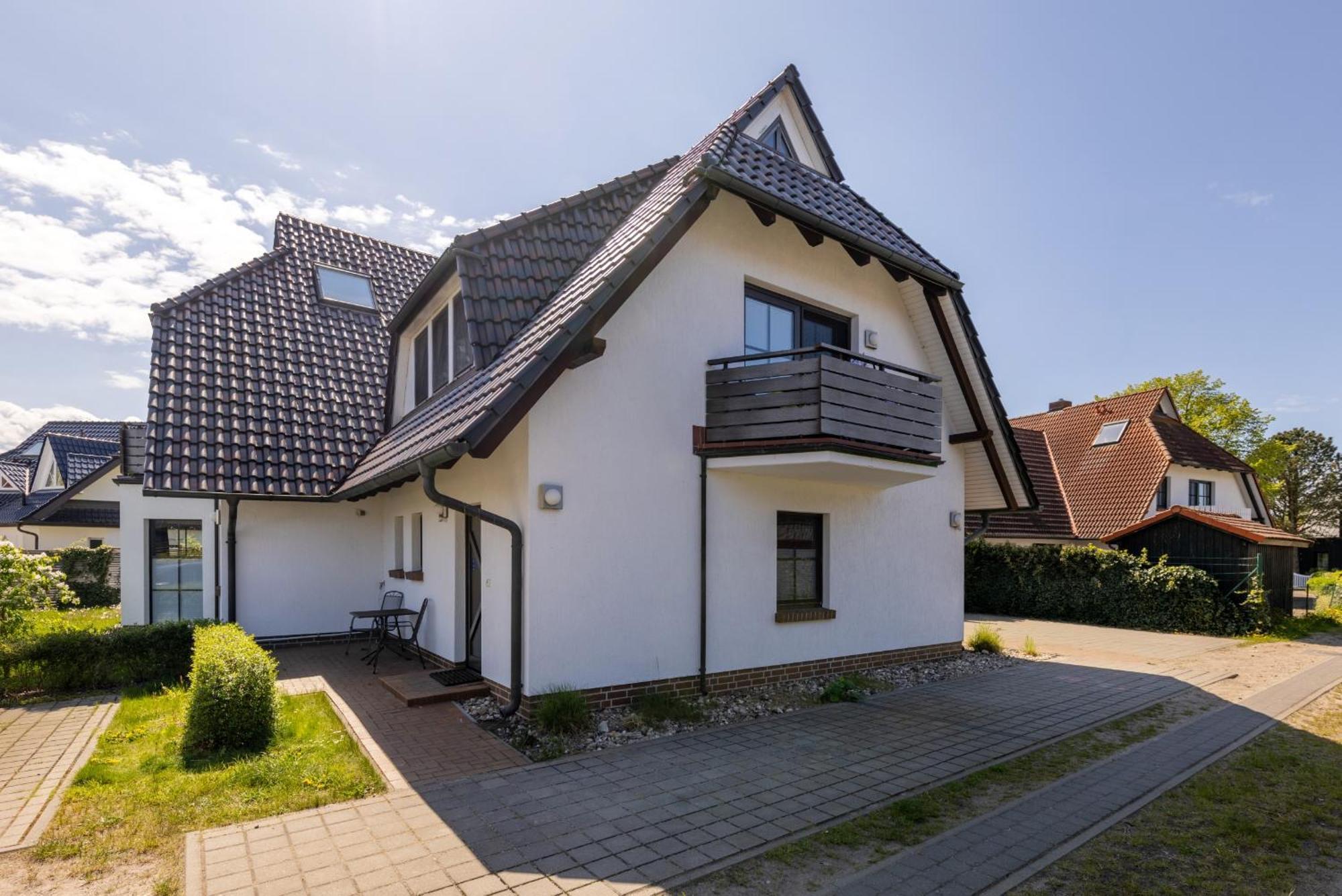 Ferienwohnungen Haus Am Strand Zingst Exterior photo