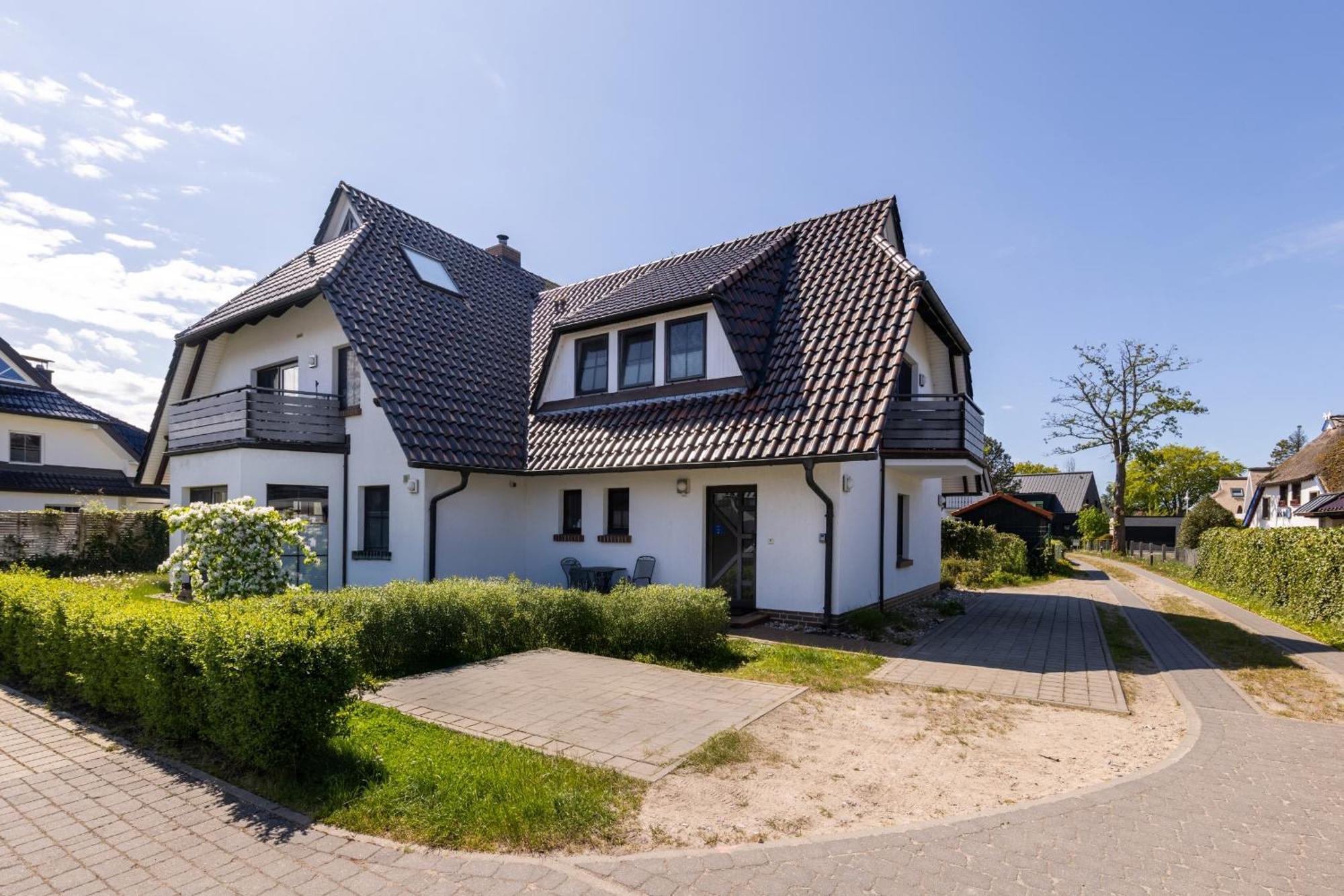 Ferienwohnungen Haus Am Strand Zingst Exterior photo