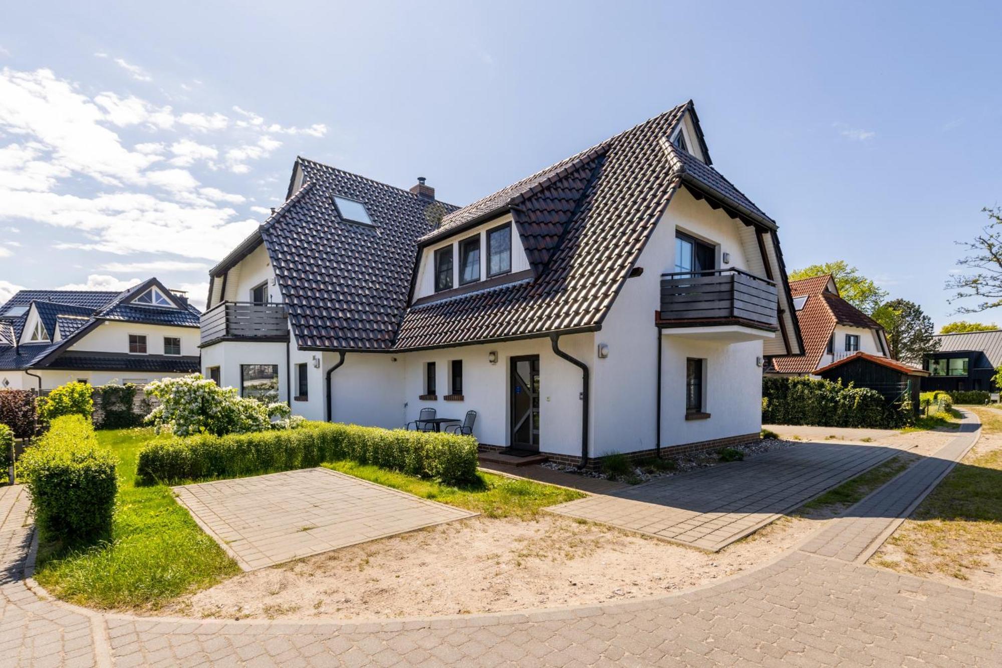 Ferienwohnungen Haus Am Strand Zingst Exterior photo